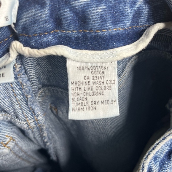 Talbots Blue Straight Leg Jeans High-Waisted
Light wash Mom Jeans size 6 - Picture 3 of 5